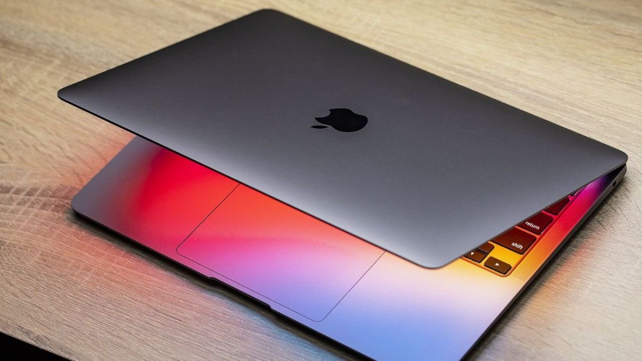 वियतनाम से MacBook खरीदकर भारतीय युवक ने बचाए ₹36,500 – जानिए कैसे किया कमाल