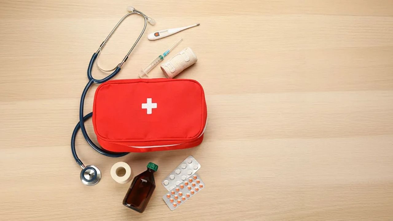 Health Insurance: जानलेवा बीमारियों के समय आर्थिक सुरक्षा कैसे पाएं, जानें क्रिटिकल इलनेस पॉलिसी का अनोखा फायदा