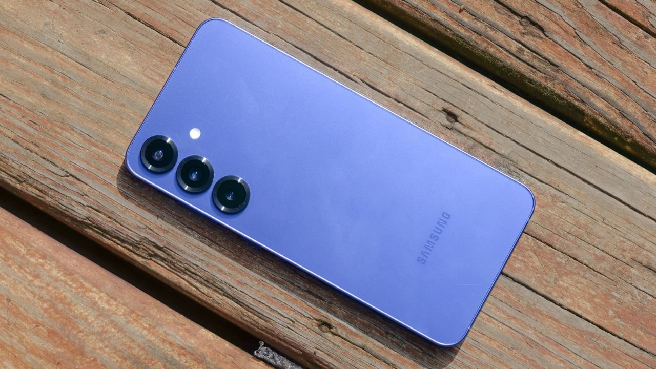 Samsung Galaxy S26 Edge: 5.8mm से भी पतला Galaxy S26 Edge, बैटरी और कैमरे में क्या मिलेगा बड़ा बदलाव?