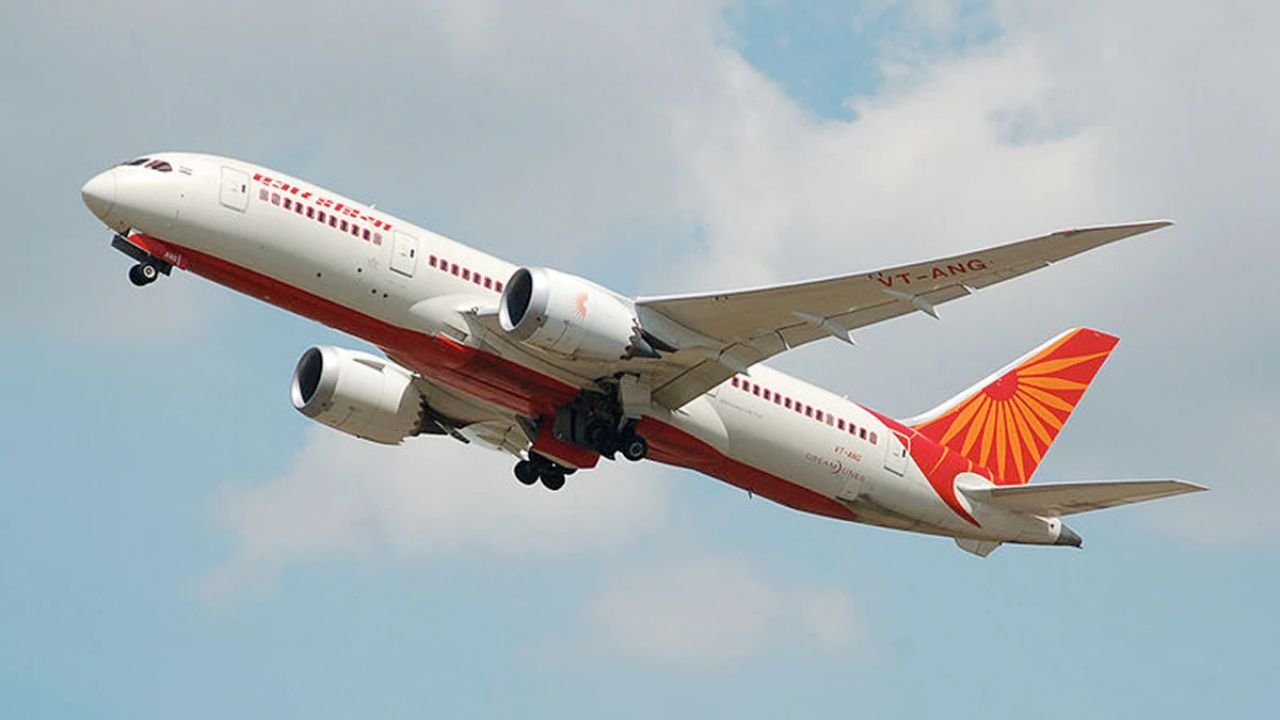 कोच्चि एयरपोर्ट पर Air India विमान में तकनीकी खराबी, यात्रियों में मची अफ़रा-तफ़री