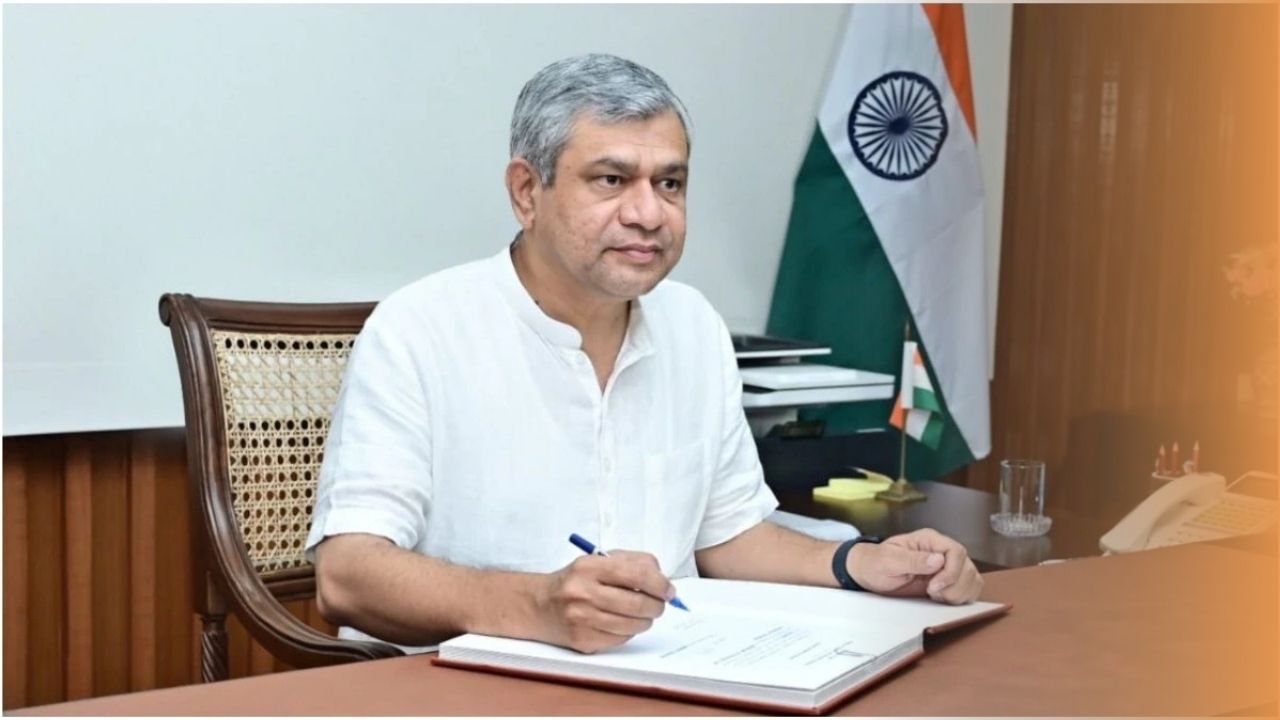 अश्विनी वैष्णव का जोहो ब्राउजर से जुड़ाव, डिजिटल इंडिया को बढ़ावा, साइबर सुरक्षा और स्वदेशी टेक्नोलॉजी पर भरोसा