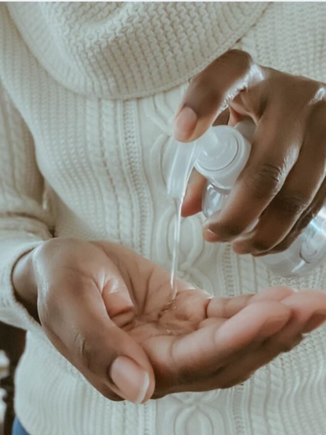 Hand Sanitizer में 60% इथेनॉल क्यों जरूरी, जानें वायरस-बैक्टीरिया से बचाने का वैज्ञानिक तरीका और सुरक्षा उपाय